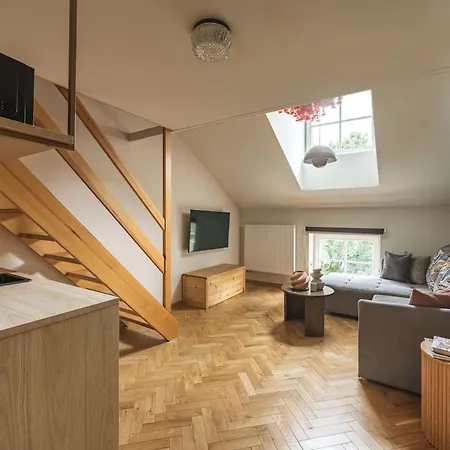 Vivia - Modern Mezzanine Loft - Old Town Apartman *